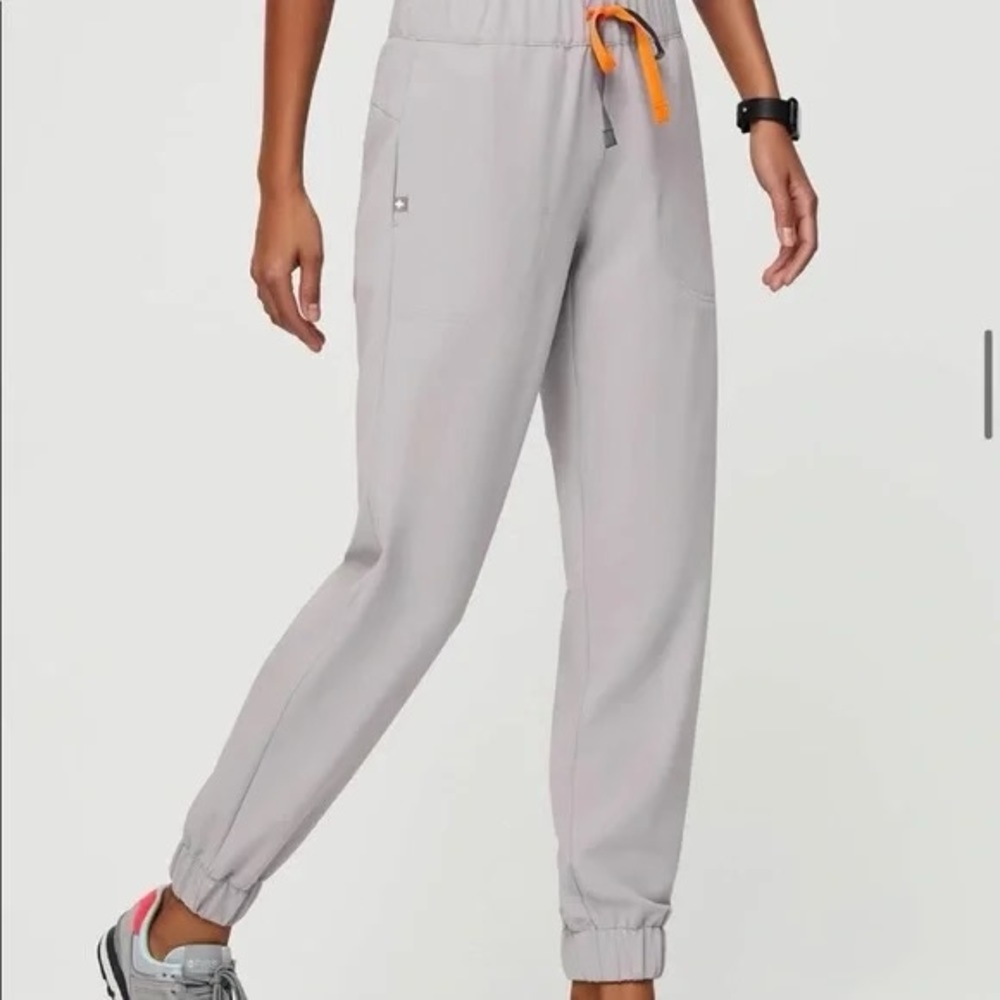 Figs Yowah jogger in slate size medium petite